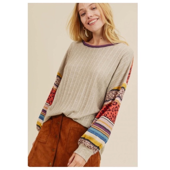 A Girl Thing Tops - Contrast Ballon Sleeve Top NWT  Sz S